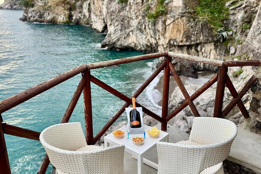 Villa Amare with beach and breathtaking view. in San Cosma, Costa Amalfitana