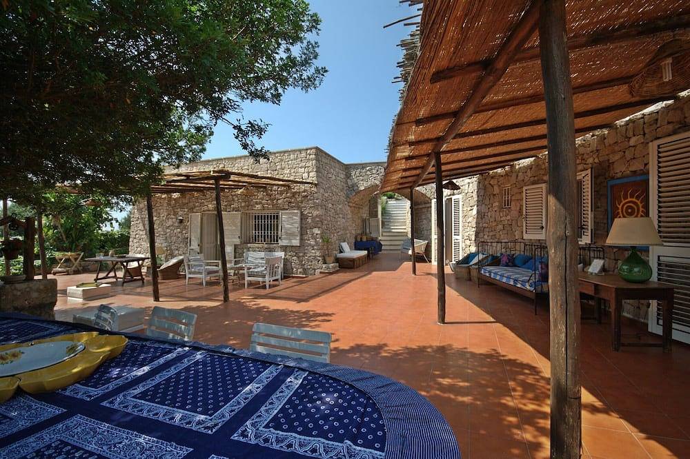 Puglia - Salento - Santa M. di Leuca - Amazing mar viewTrullo in Golfo de Tarento