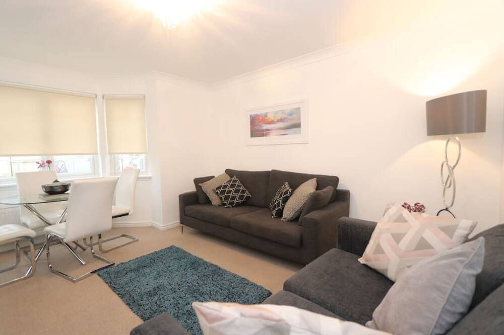 Entire apartment, Premium ground floor 2 bedroom apartment - Fast Wifi in Dunfermline, Fife region