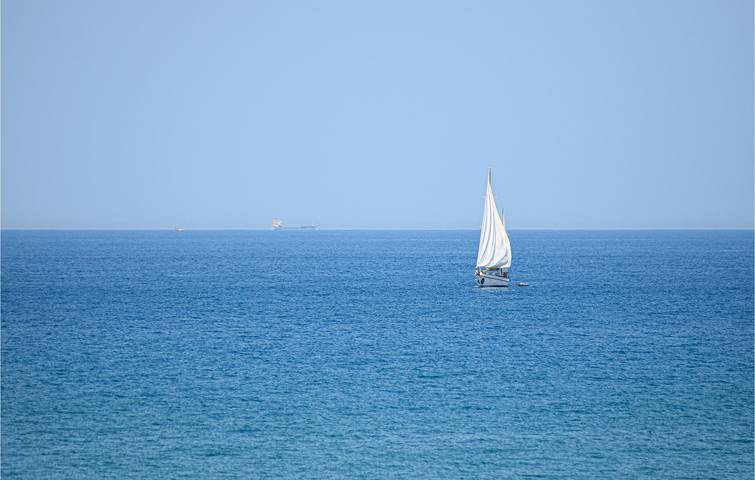 Entire holiday apartment, Sea View Apartment with Parking & Internet in Pozzallo, Ragusa Province