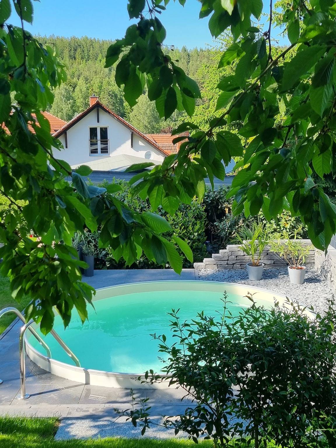 Superior - Ferienhaus am Engelsbach mit Garten und Pool in Leinatal, Rennsteig