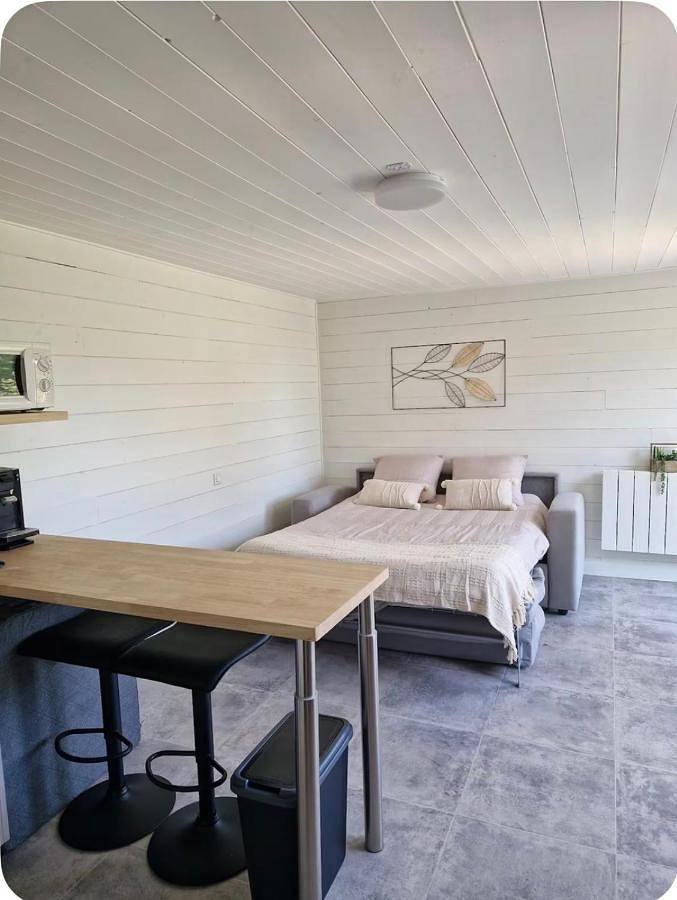 Deluxe Room (2 Adults + 1 Child) in Montaigut-le-Blanc, Région de Besse-et-Saint-Anastaise