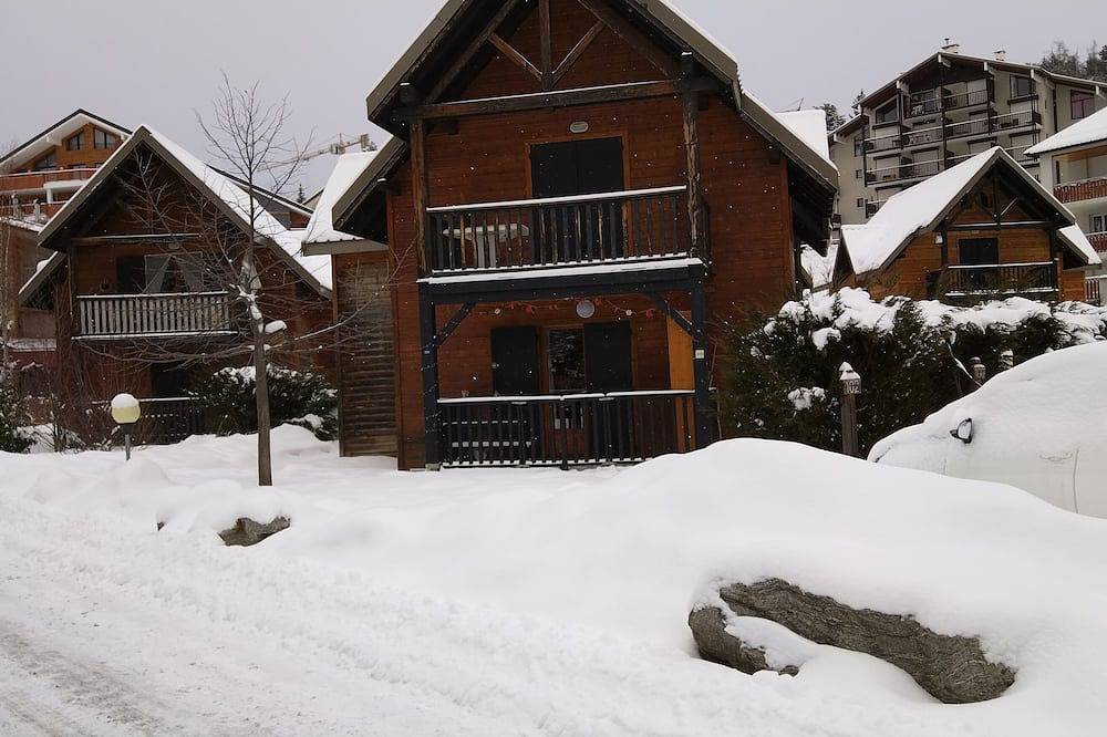 Bas de chalet avec jardinet devant in Auron, Saint-Étienne-de-Tinée
