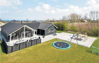 Ferienhaus für 18 Personen, mit Garten und Sauna sowie Whirlpool und Pool in Købingsmark Strand