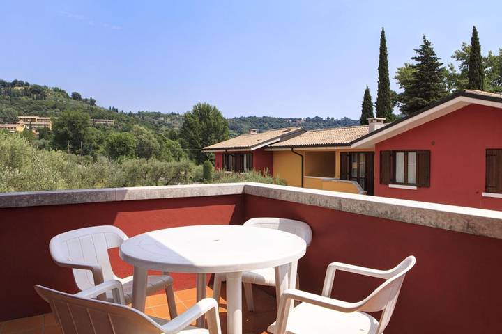 Ferienwohnung für 4 Personen, mit Balkon und Whirlpool sowie Terrasse und Kinderpool in Garda - 3