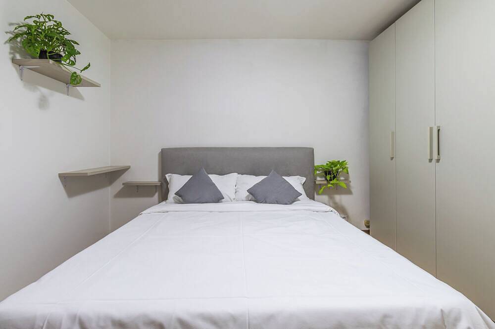 Entire apartment, Vacation House| Rua Pioppa| Parking| Wifi| 2 Guests in Modena, Modena Province