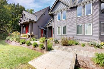 Vacation House for 10 Guests in Jay Peak, Vermont, Picture 1