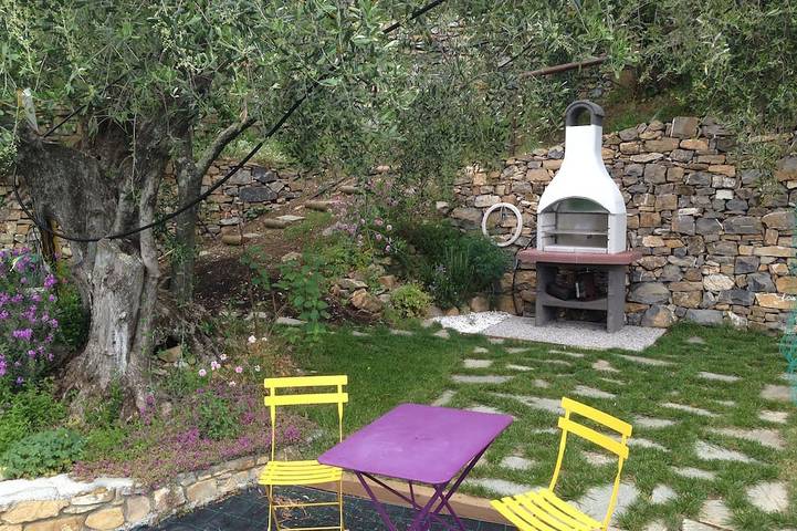 Gîte pour 4 personnes, avec jardin et balcon, animaux acceptés à Diano San Pietro