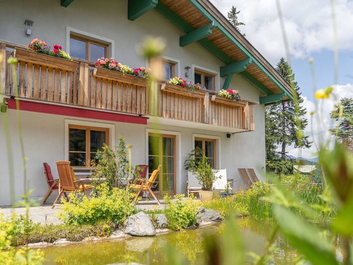 Ferienhaus für 10 Personen, mit Garten und Balkon sowie Whirlpool und Sauna