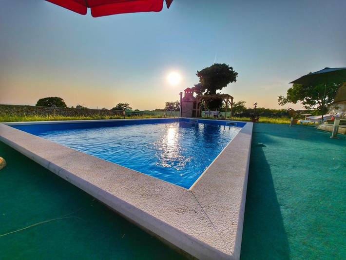 Villa für 9 Personen, mit Ausblick und Terrasse sowie Pool, mit Haustier in Novalja - 3