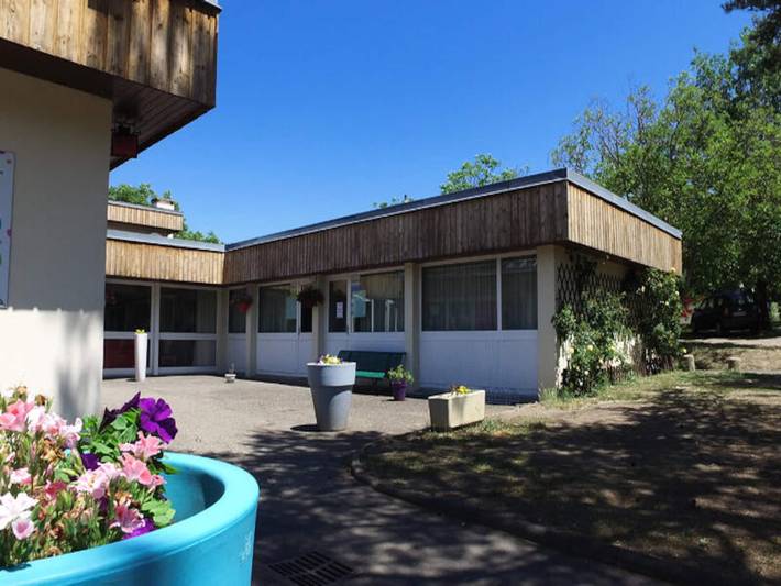 Gîte pour 5 personnes, avec piscine, adapté aux familles à Parent - 2
