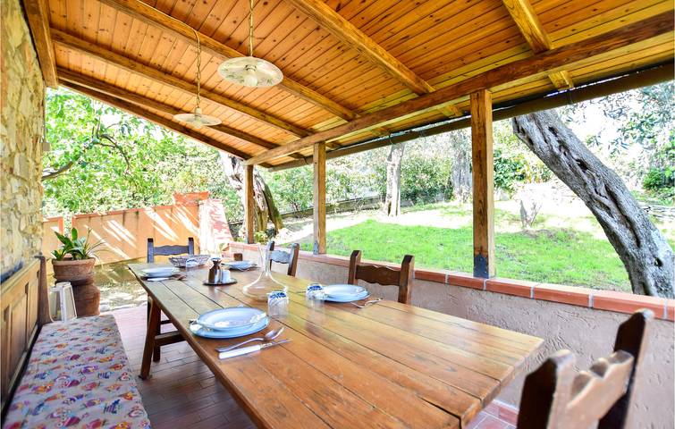 Gartenwohnung in der Nähe von Massarosa: Schlafplätze 3-4 in Massarosa, Italienische Riviera