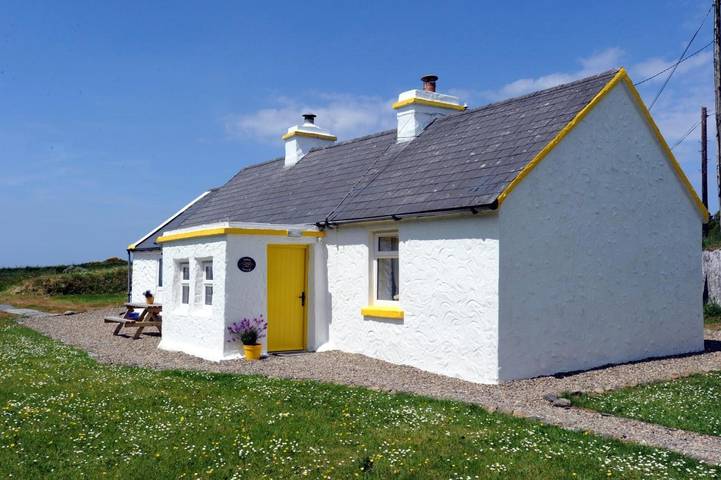 Vacation rental for 3 people, with Yard and View in County Clare