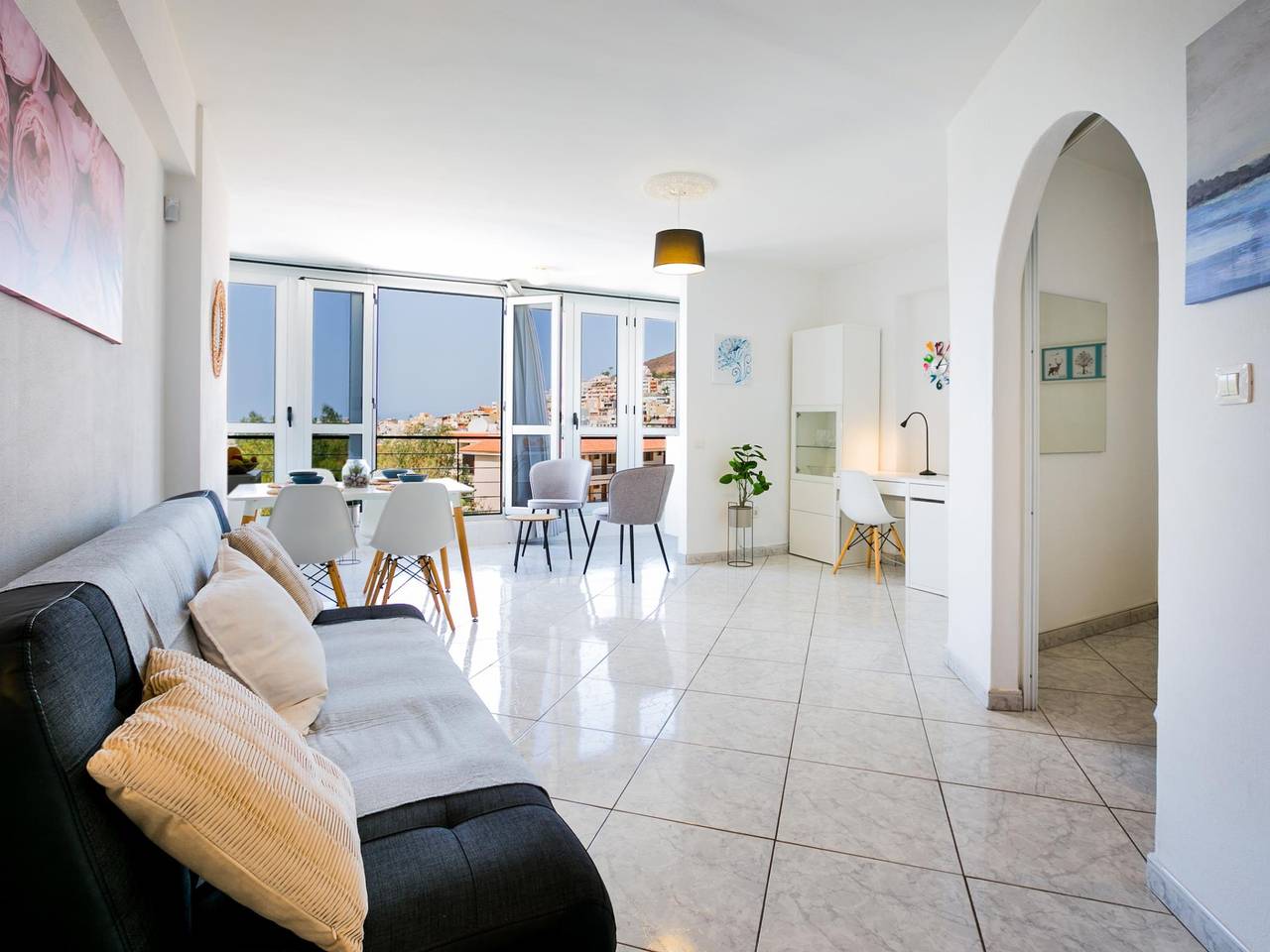 Entire holiday apartment, 54 B Apartamento La Estrella in Los Cristianos, Arona