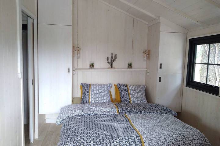 Gîte pour 2 personnes, avec piscine ainsi que jardin et balcon à Prissac - 3