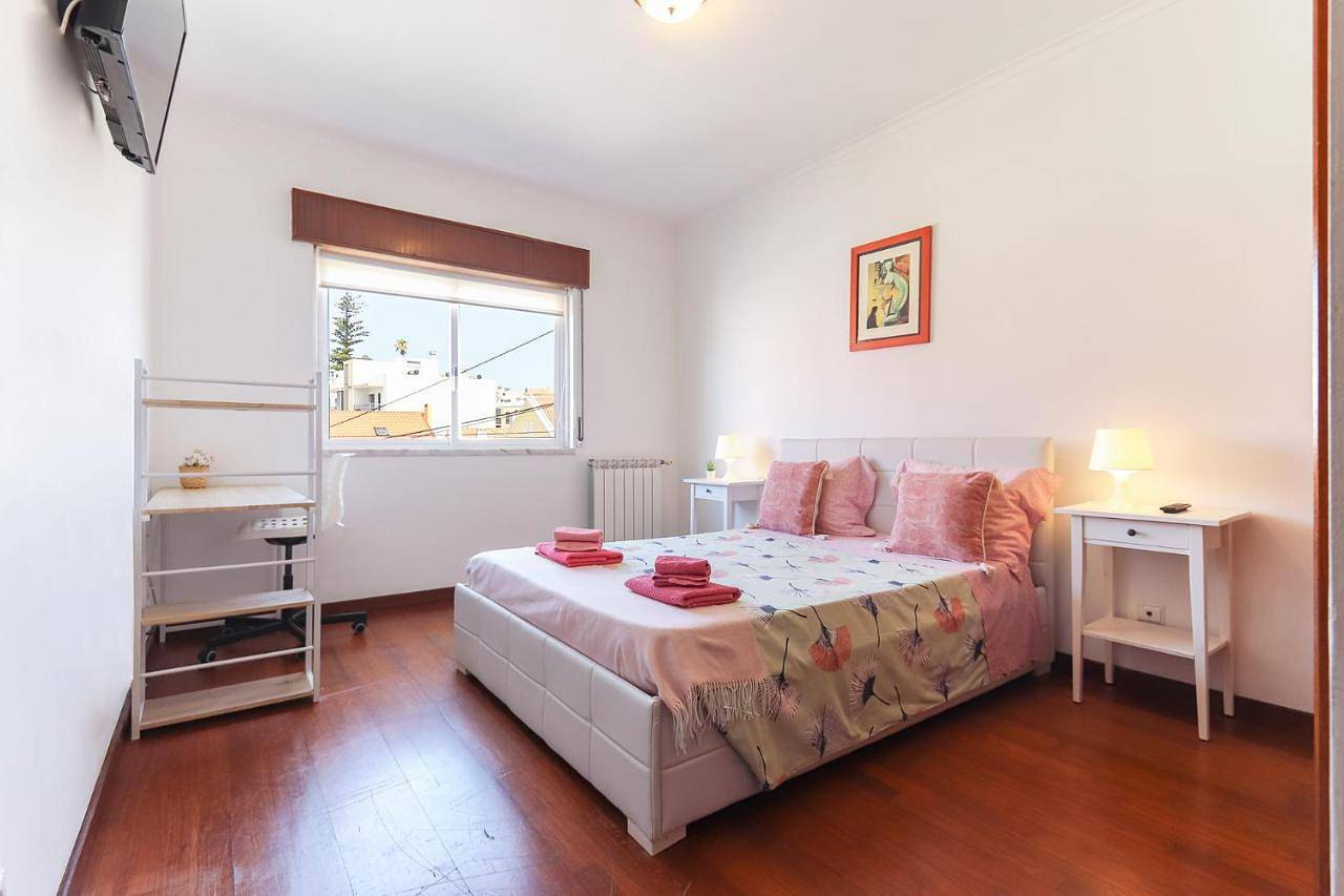 Double Room with Shared Bathroom in Benfica, Lisbonne