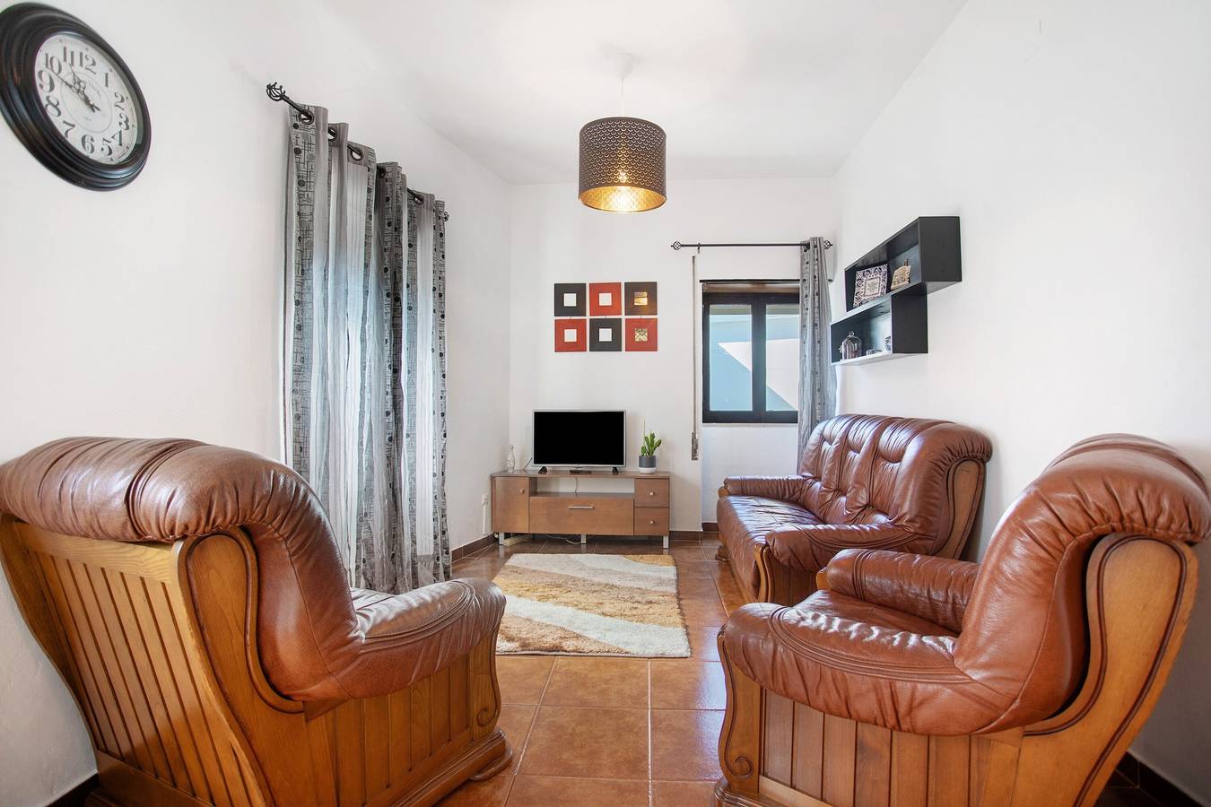 Casa de vacaciones 'D´Aldeia' con terraza compartida, jardín privado y Wi-Fi in Cela, Leiria District