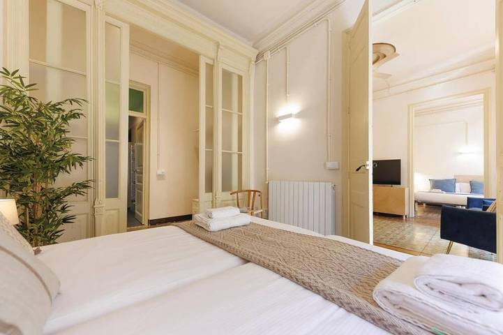 Apartamento entero, Bravissimo Ciutadans B, con 4 dormitorios in Gerona, Gironés