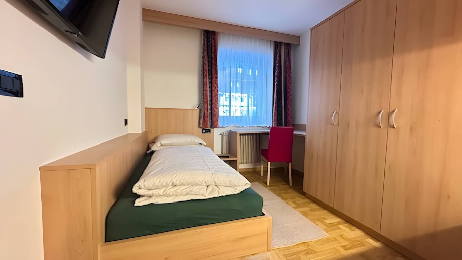 Appartamento intero, Appartamento vicino alle piste da sci con Wi-Fi, giardino e terrazza in Colfosco, Corvara in Badia