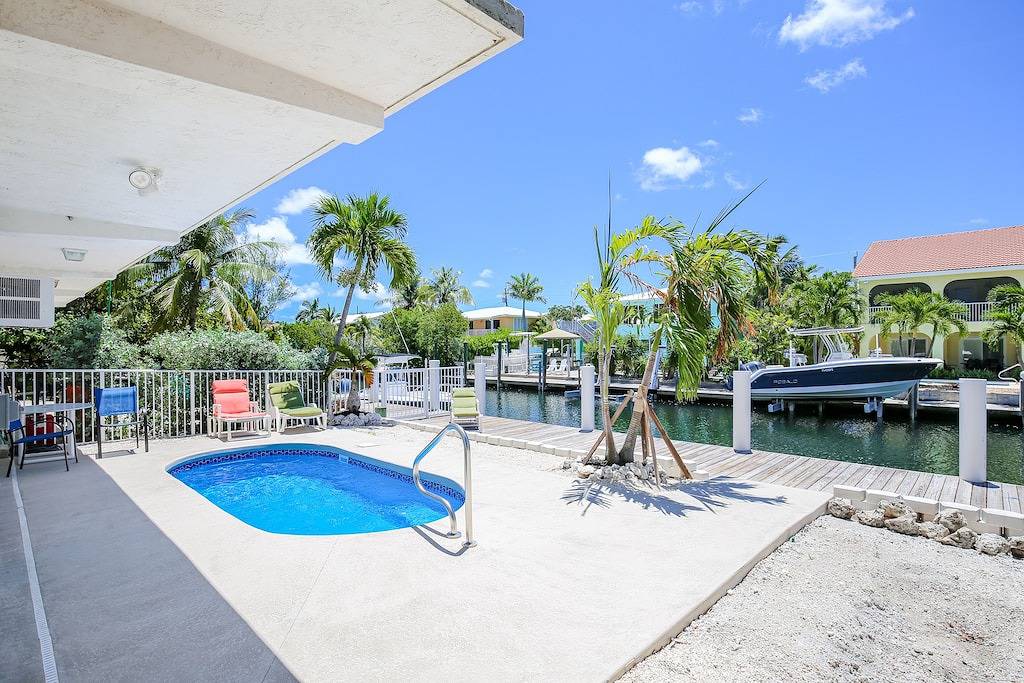 Dog-Friendly Gulf-Front Home w/ Private Pool/Dock, Fast Wifi, and Washer/Dryer in Marathon, Monroe County