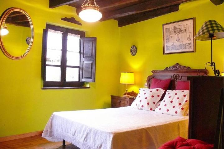 Casa rural para 6 personas, con Balcón y Terraza además de Jardín y Vistas en Soto de Cangas