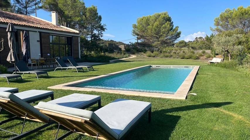 Maison d’hôte pour 2 personnes, avec Terrasse ainsi que Jardin et Piscine à Rognes