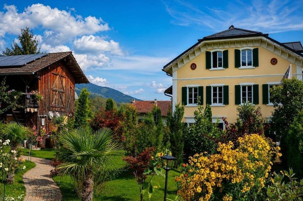 Ganze Wohnung, Ferienwohnung im Bündner Oberland in Waltensburg/Vuorz Staziun, Waltensburg