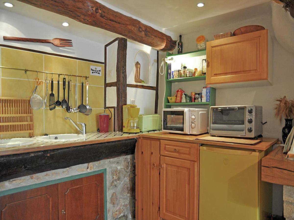 Villa in Pyrenees with Stunning Mountain Views in Fenouillet, Parc naturel régional Corbières-Fenouillèdes