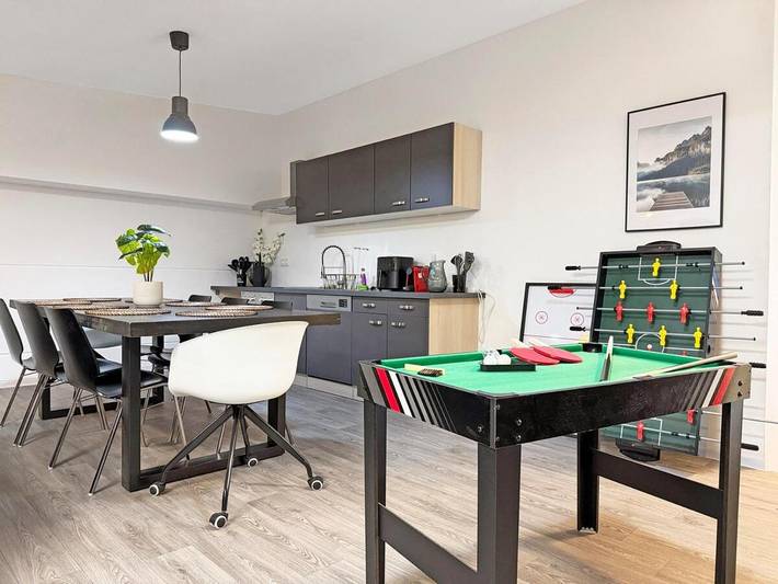 Ferienwohnung für 12 Personen, mit Balkon und Whirlpool in Nürtingen