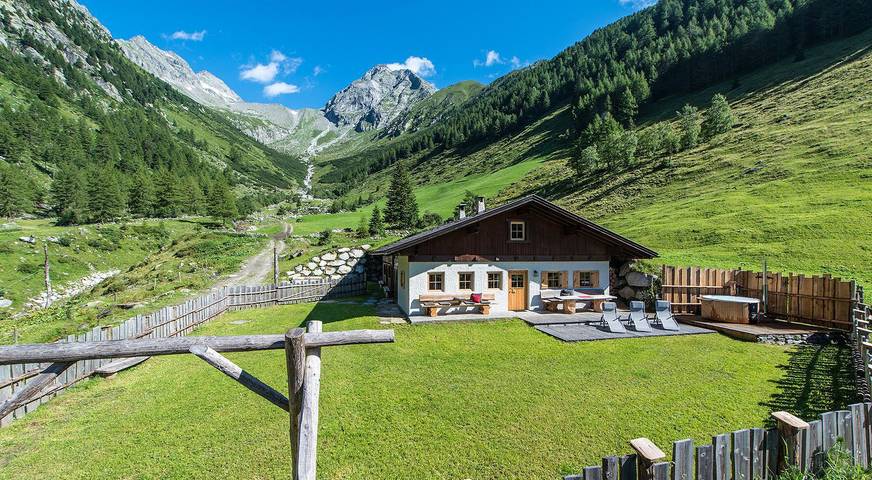 Chalet für 6 Personen, mit Terrasse und Whirlpool in Ahrntal - 2