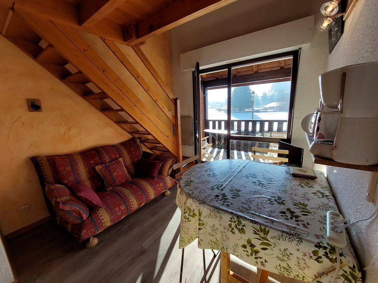 Estudio entero, Encantador apartamento en Autrans - 3 pers, sol todo el día, parking in Autrans-Méaudre-en-Vercors, Parc naturel régional du Vercors