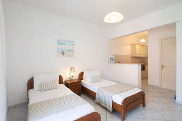 Apartment for 2 People in Agios Gordios, Corfu, Photo 2