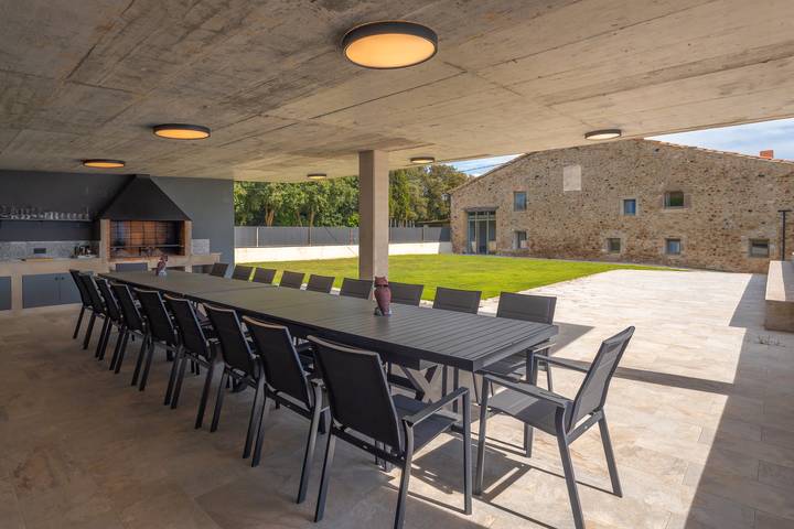 Casa rural para 20 personas, con jardín en Pla de l'Estany - 3