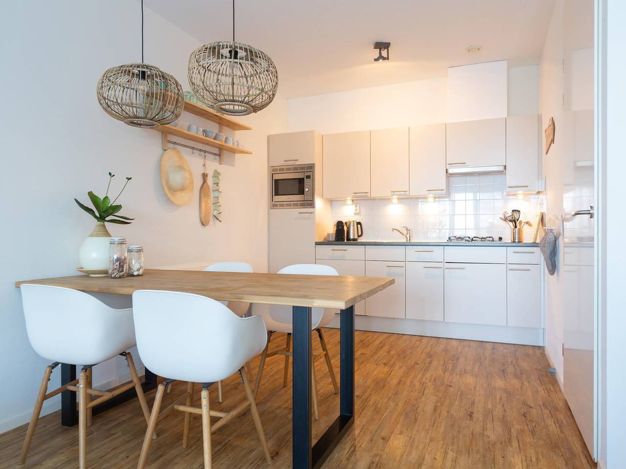 Geheel appartement, Appartement in Den Haag met Balkon in Scheveningen, Den Haag