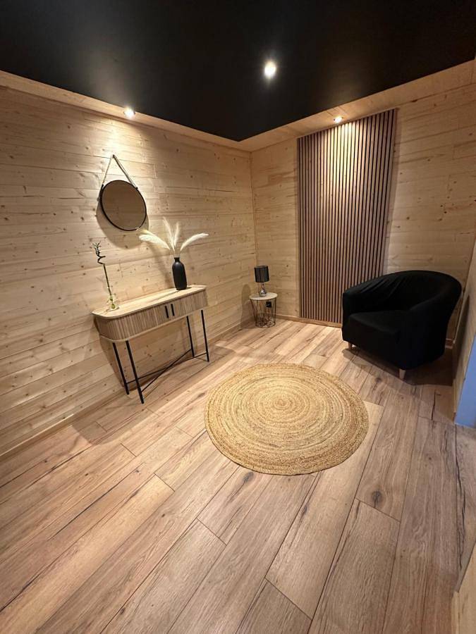 Gîte pour 4 personnes, avec Terrasse ainsi que Jardin et Vue à Sampans
