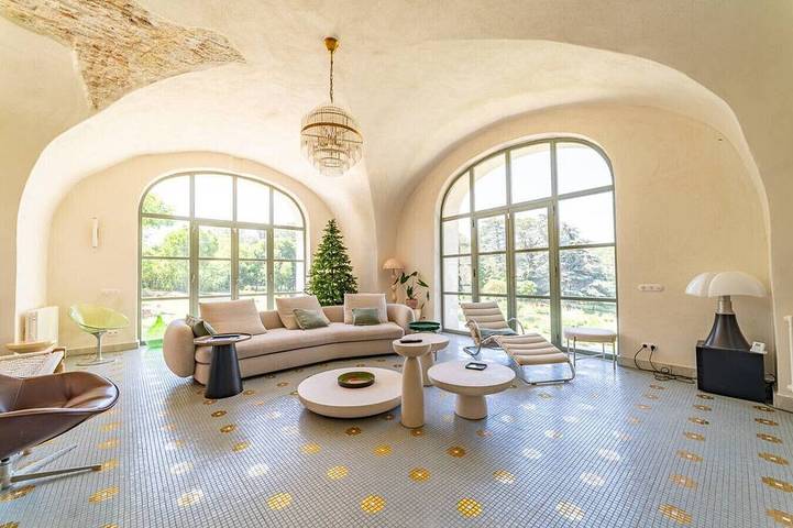 Château pour 12 personnes, avec jardin dans le Gard - 3