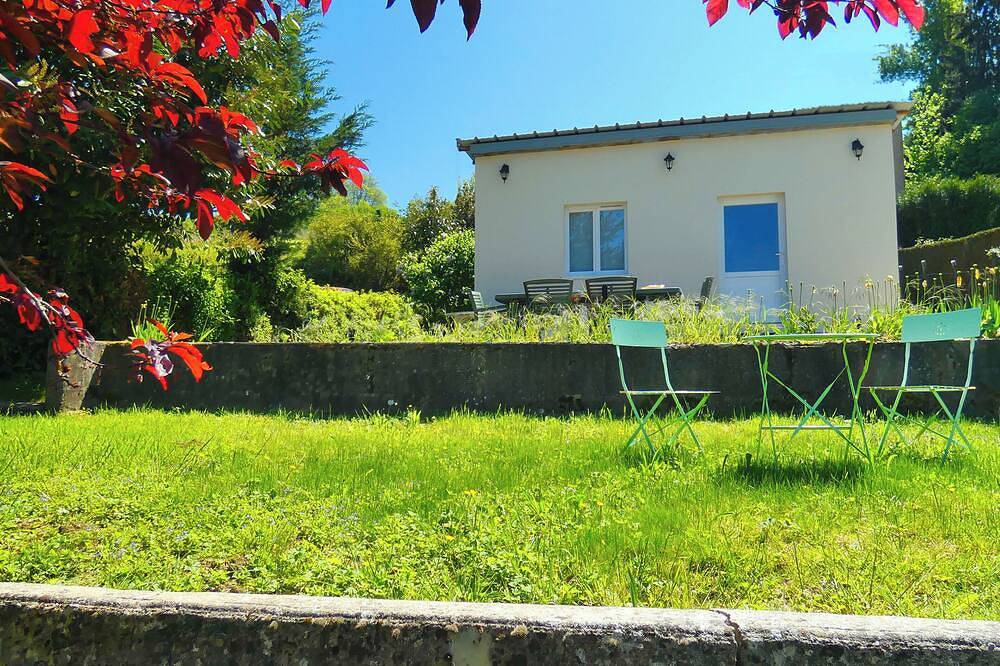 L'Hermitage maisonnette lake view / beach 5 min walk in Bilieu, Lake Paladru