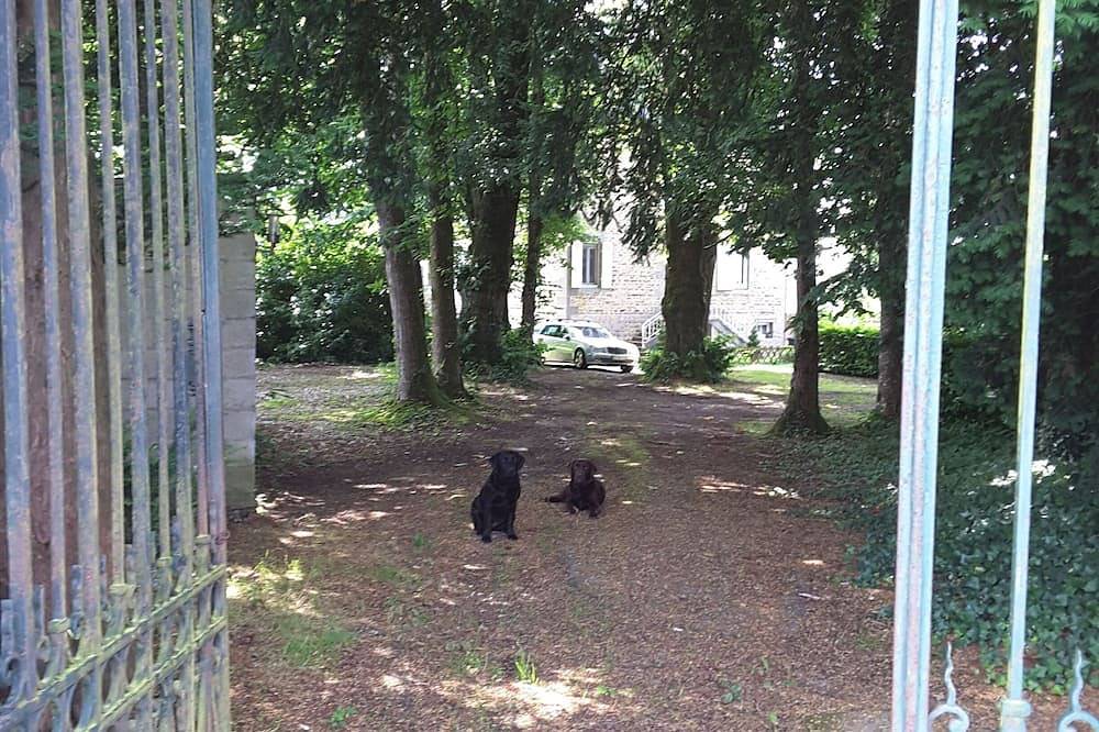 Comfortable Bed & Breakfast between Bagnoles de l'Orne and Domfront. in Juvigny-sous-Andaine, Parc naturel régional Normandie-Maine