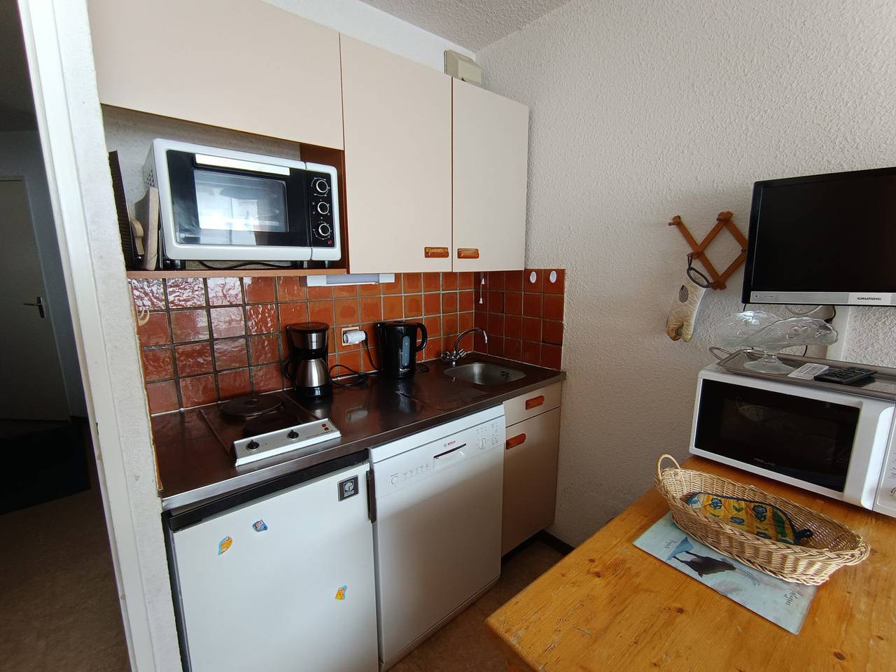 Entire apartment, 4-person apartment, non-renovated - Slope view, pets allowed in Montgenèvre, Briançon region