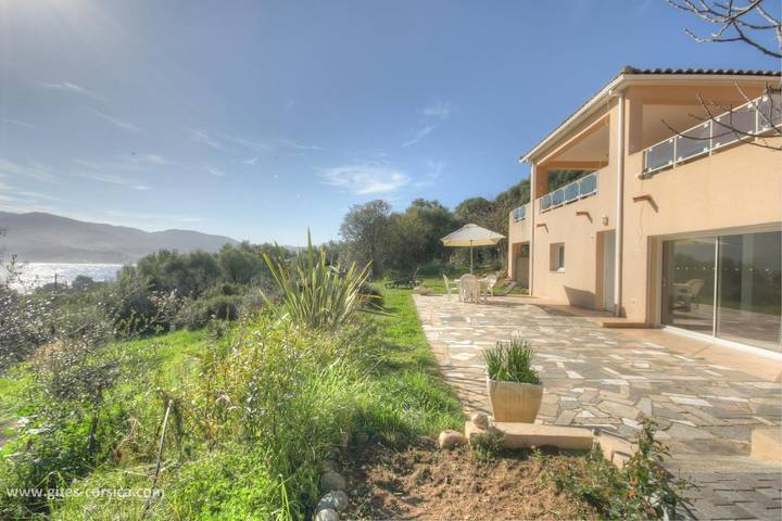 Gîte pour 4 personnes, avec Terrasse ainsi que Jardin et Vue dans Plage de Tiuccia - 2