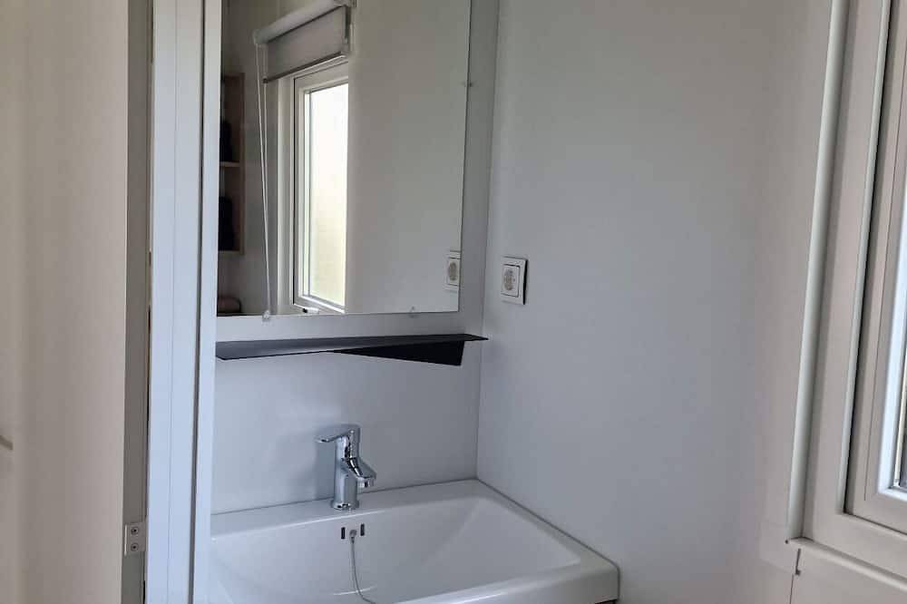 Mobile home for 2 people in a 3-star campsite with indoor swimming pool in Sallertaine, Vendée