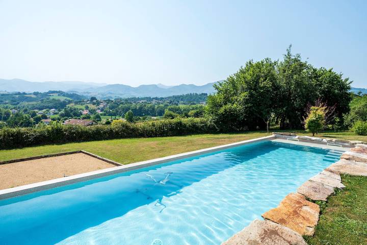 Casa rural para 8 personas, con Jacuzzi en Pais Vasco Frances