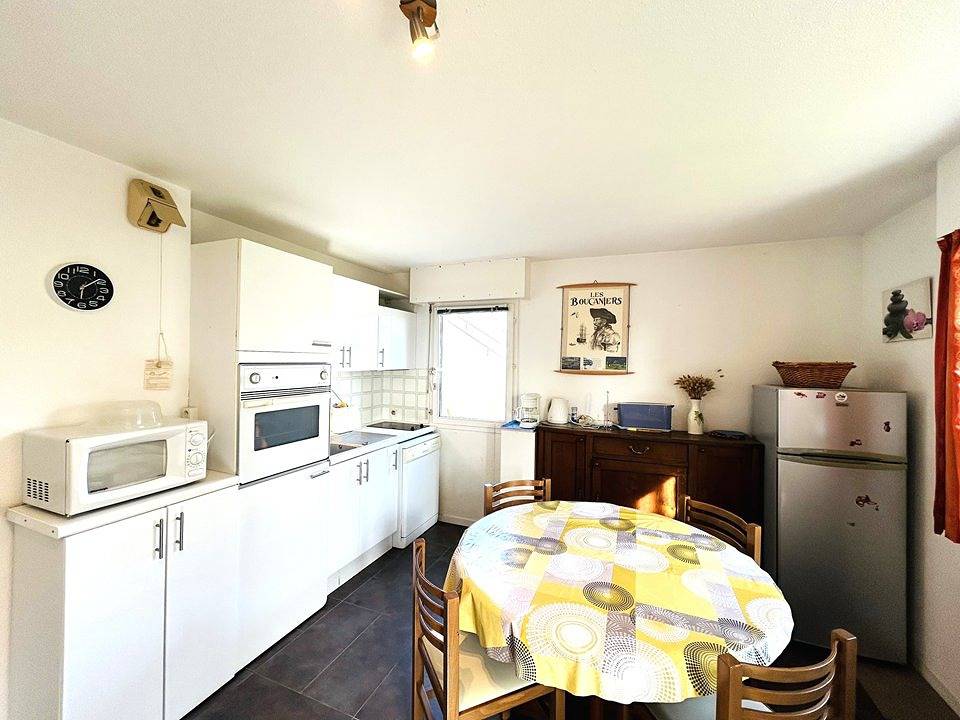 Appartement entier, Appartement 2 pièces 4 pers.  à 150 m de la plage du Courégant - Wifi, parking in Ploemeur, Côte des Mégalithes