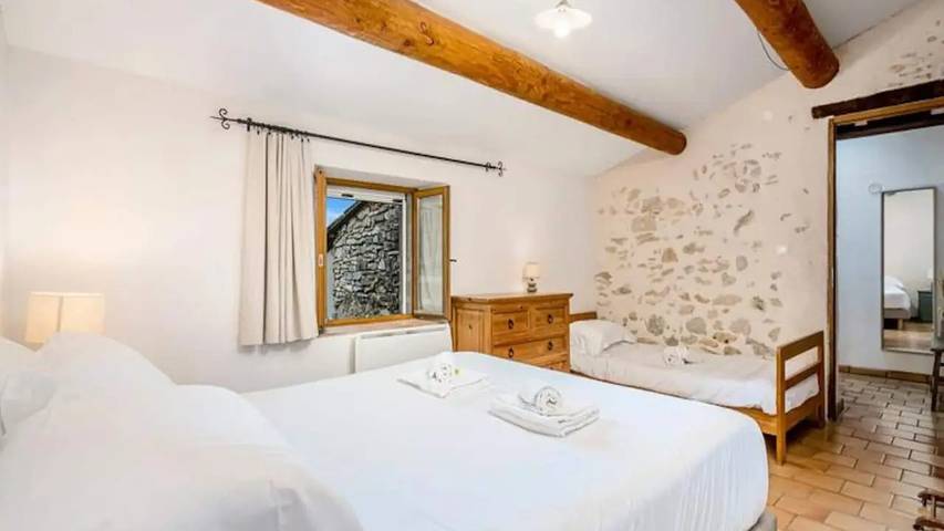 Gîte pour 8 personnes, avec Balcon ainsi que Terrasse et Jardin à Simiane-la-Rotonde - 3