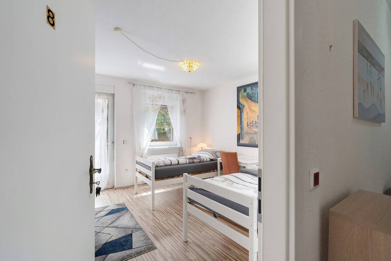 Zimmer 8 mit zusätzlich zimmergroßer privater Terrasse und Wlan in Baden-Baden, Nordschwarzwald
