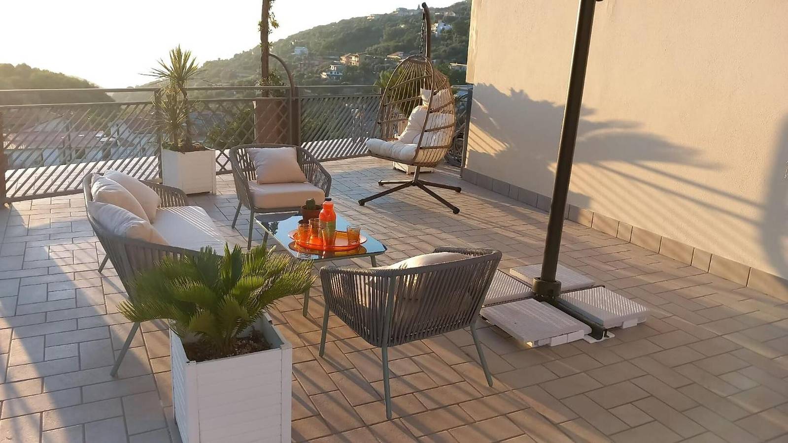Appartamento intero, Appartamento "Sunshine" con vista mare, Wi-Fi e aria condizionata in Pimonte, Monti Lattari