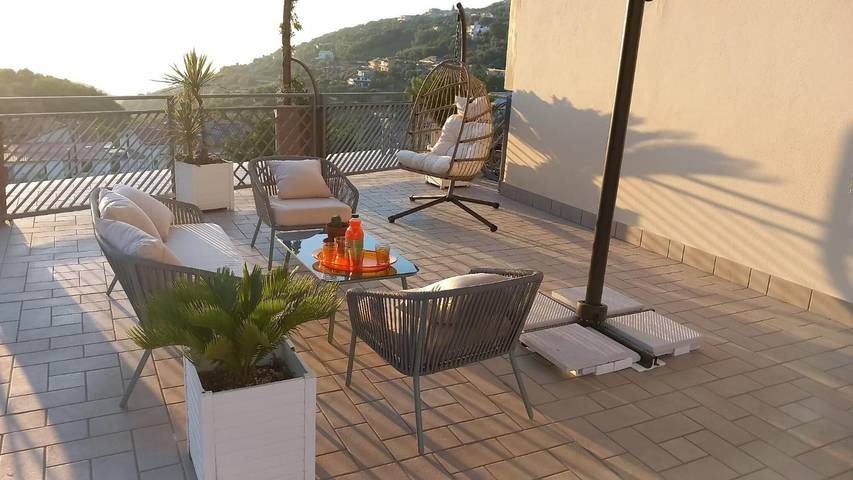 "Sunshine" Apartment with Sea View, Wi-Fi, and Air Conditioning