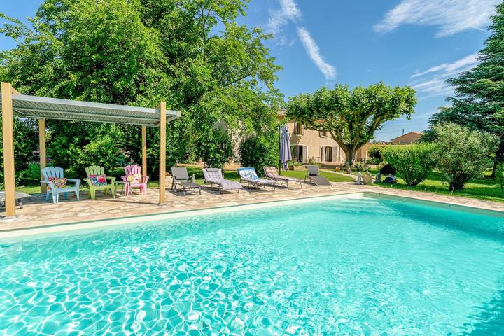 Appartement 'La Miougrano' met gedeeld terras, tuin en wifi in Plan-d'Orgon, Arles en omgeving