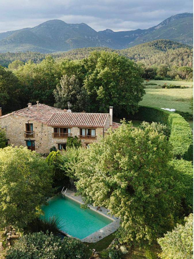 Casa rural para 16 personas, con Balcón y Terraza además de Jardín y Piscina en Besalú