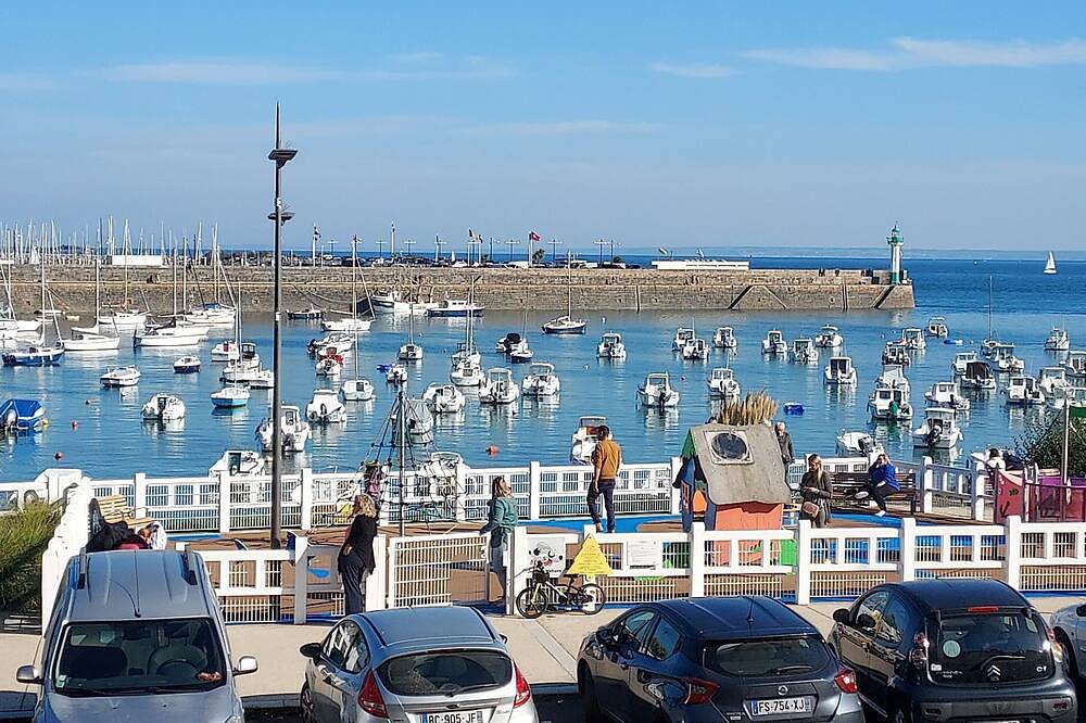 Appartement entier, Les pieds dans l'eau dans une belle commune touristique in Saint-Quay-Portrieux, Côte de Goëlo
